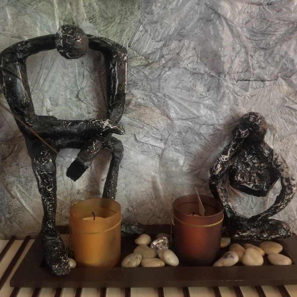 2 decorative abstract statues